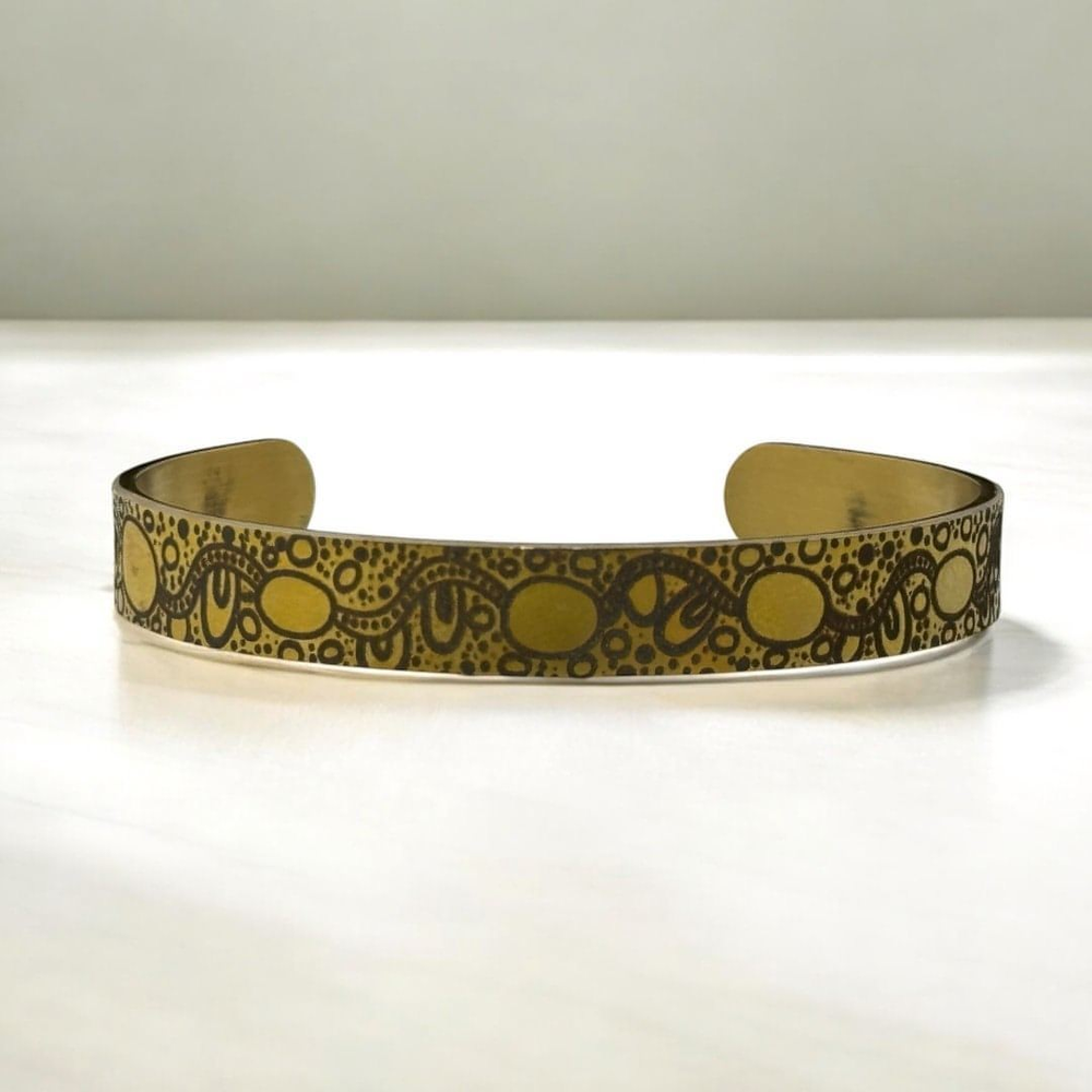 NEW Gold In The Stars Bangle